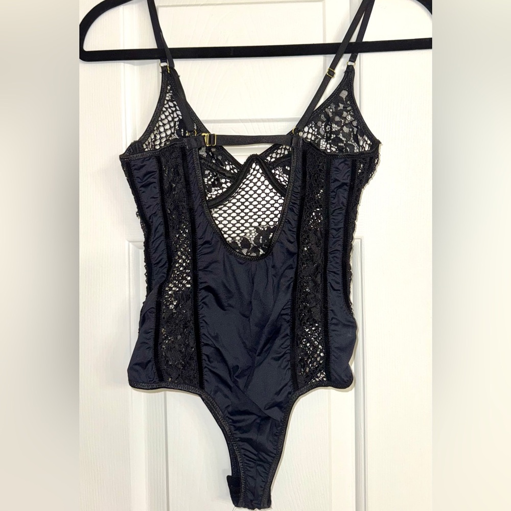 God Save Queens Valentina Playsuit Sz Small Excellent Condition - Picture 7 of 7